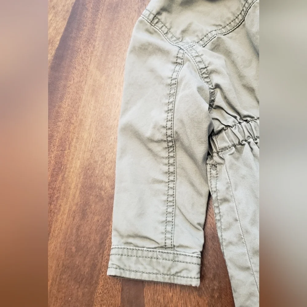 Old Navy Kids/Infant Size 12-18 Months Hooded Khaki Jacket in Green